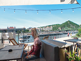 数年ぶりに再会した東欧パイパン美妖精 GinaGerson サンプル動画サムネイル